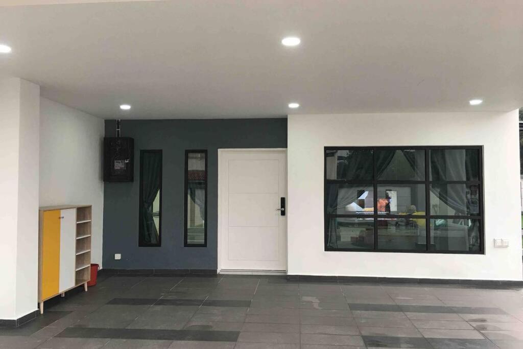 22Pax :Taman Pelangi Party House Nearby Midvelly Villa ยะโฮร์บาห์รู ภายนอก รูปภาพ