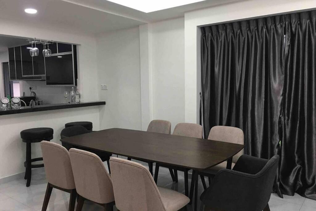 22Pax :Taman Pelangi Party House Nearby Midvelly Villa ยะโฮร์บาห์รู ภายนอก รูปภาพ