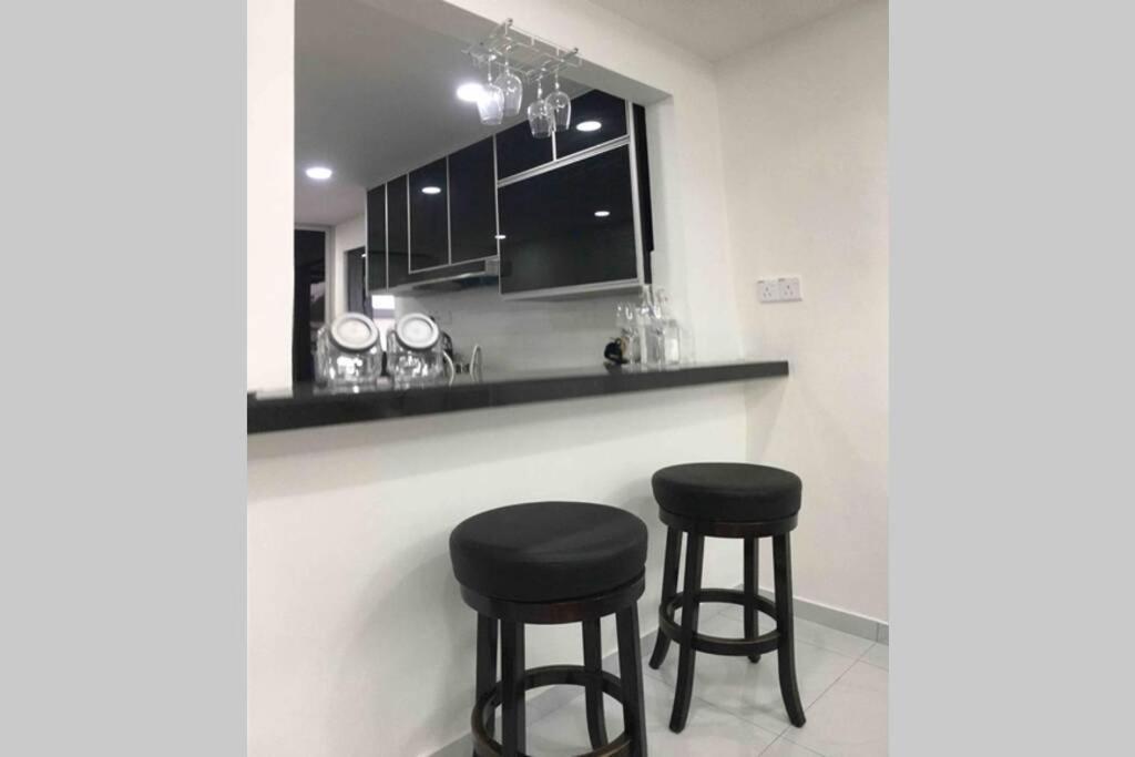 22Pax :Taman Pelangi Party House Nearby Midvelly Villa ยะโฮร์บาห์รู ภายนอก รูปภาพ