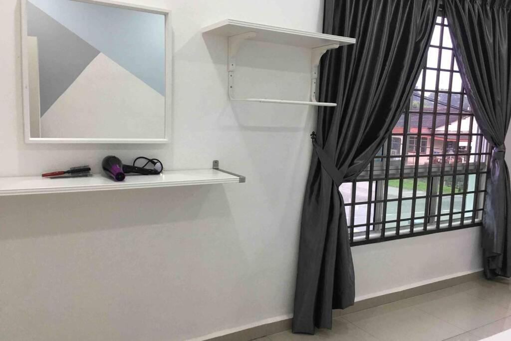 22Pax :Taman Pelangi Party House Nearby Midvelly Villa ยะโฮร์บาห์รู ภายนอก รูปภาพ